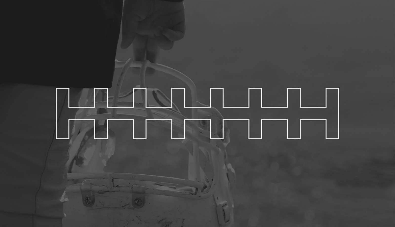 Photo en noir et blanc avec un motif utilisé pour l'identité visuelle de Pro Athlete conçu par Atelier480.